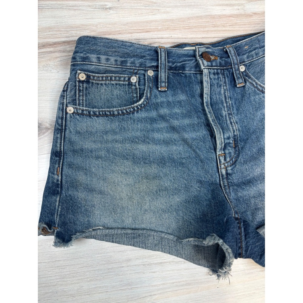 Madewell Relaxed Denim Shorts Womens Size 26 Blue Wash Distressed Raw Hem - Picture 3 of 13